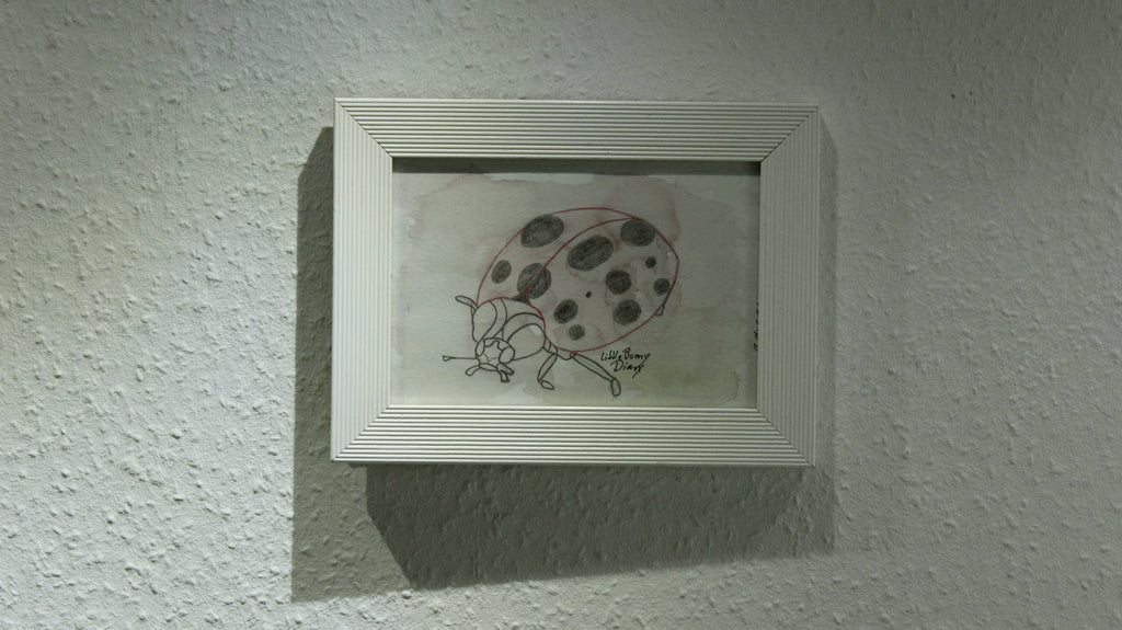 Ladybug – zarte Mixed-Media-Miniatur (DIN A6)